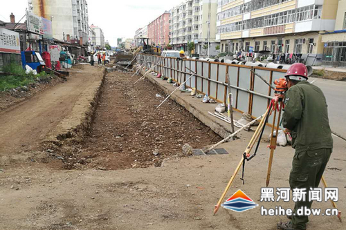 孙吴县稳步推进城区道路改造工程